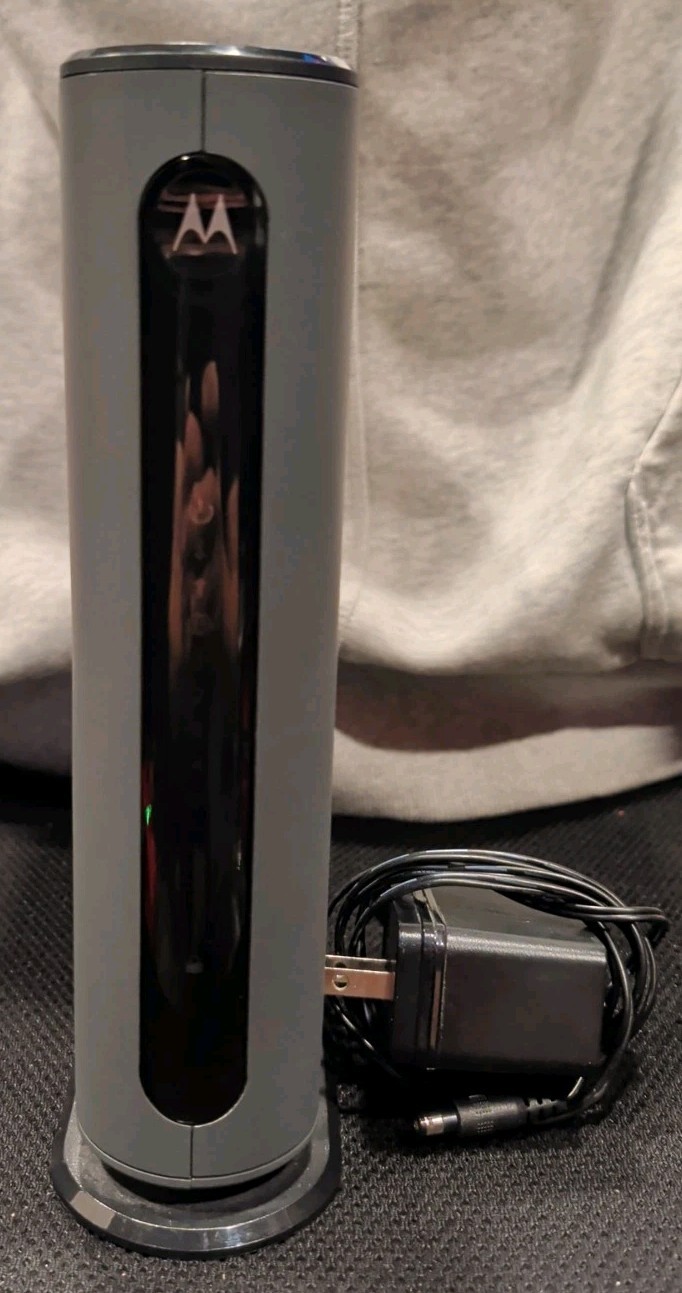 Motorola MG7310 DOCSIS 3.0 Cable Modem Plus N300 Wi-Fi Router Combo