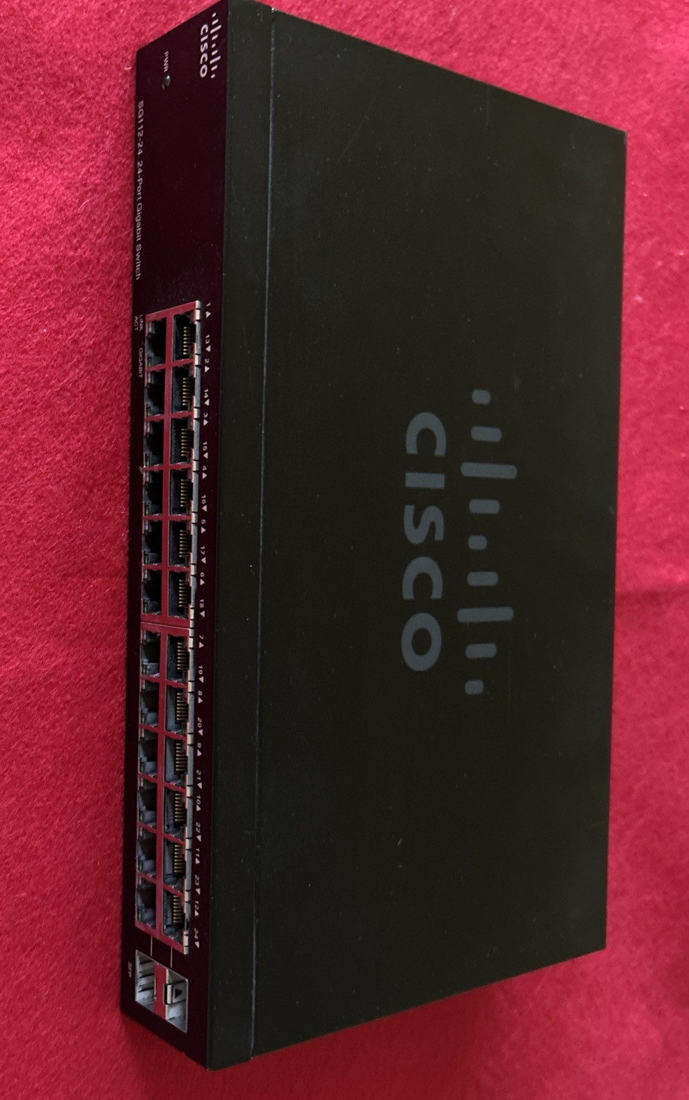 Cisco Systems SG112-24 24-Port Unmanaged Network Gigabit Switch
