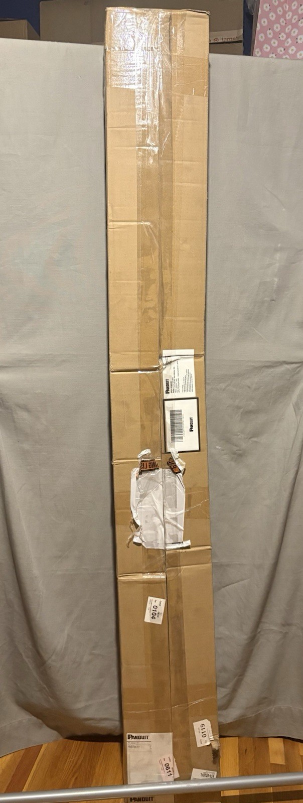 NIB Panduit PP01024-0013 Power Distribution Unit 24 Outlets Rack Mount 120-240V