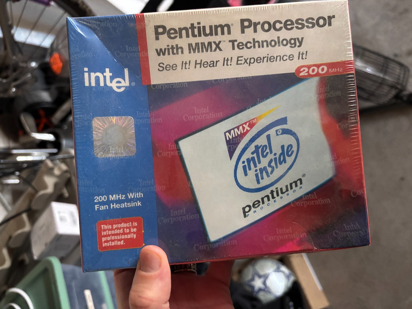 INTEL PENTIUM MMX 200 MHz Processor NEW + BOXED + SEALED. Vintage Intel Socket7