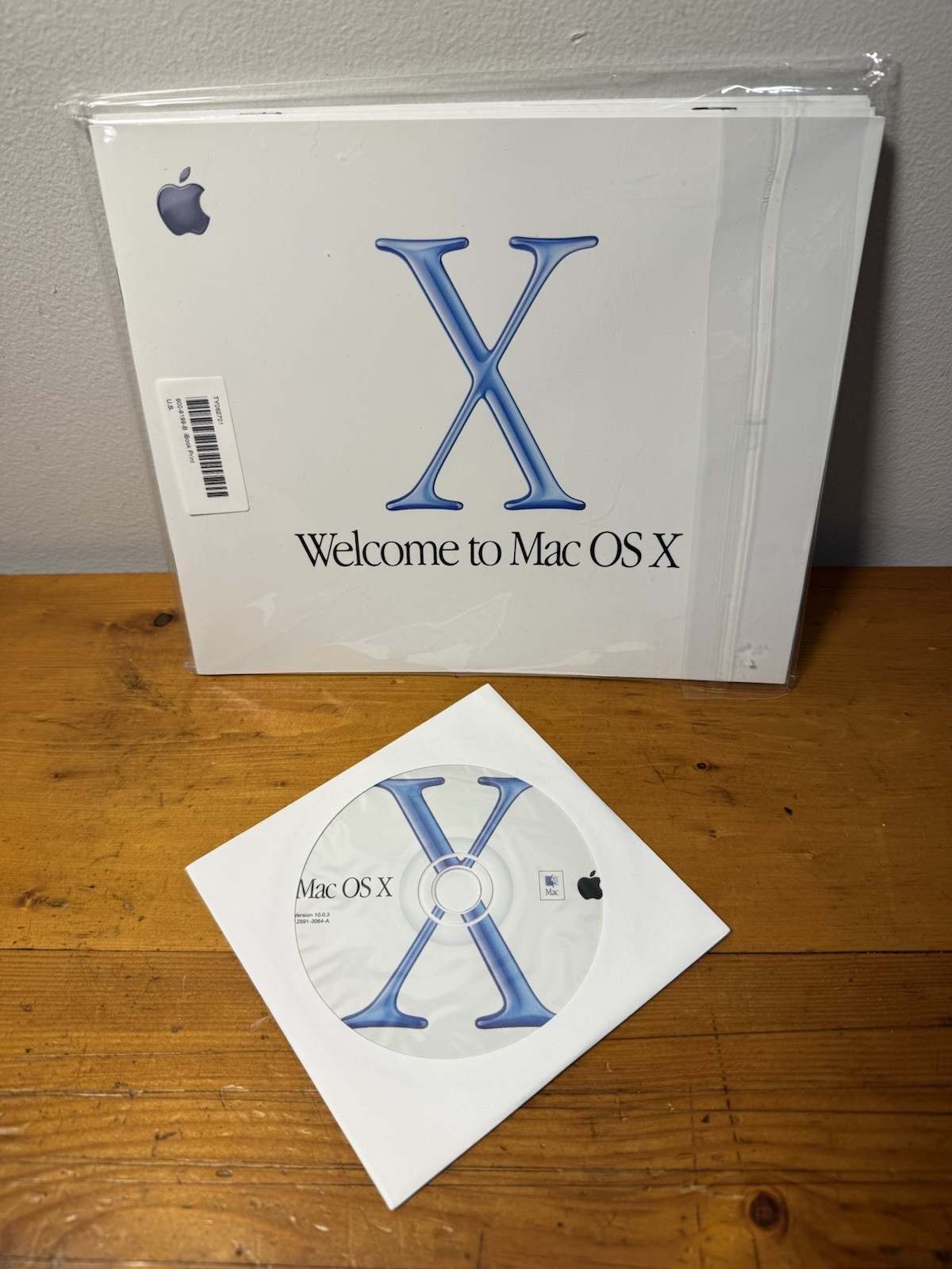 VTG 2001 Apple Mac OS X v10.0.3 Retail Software CD OEM With SEALED Manual See..