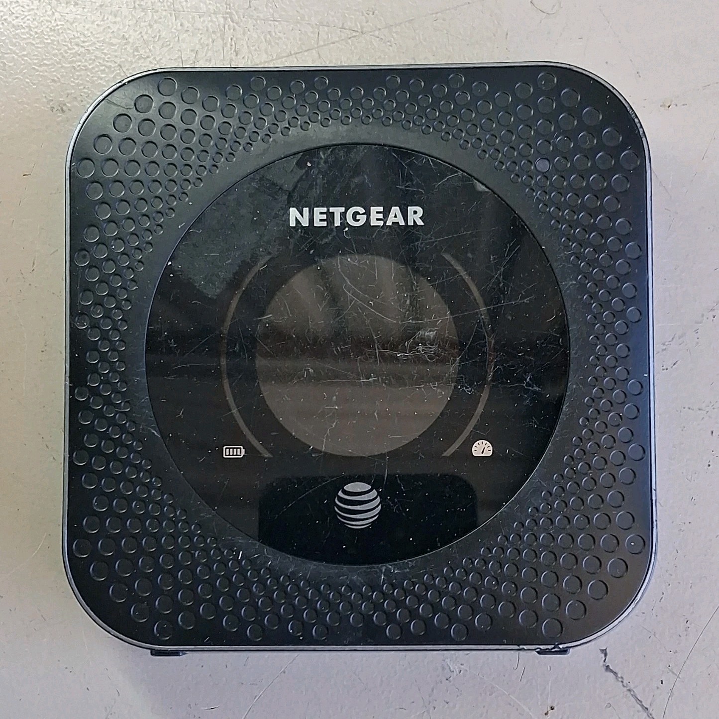 (4) NETGEAR AT&T LTE Wi‑Fi Hotspot Modem, Black, 1 LAN, Ethernet RJ‑45, USB.