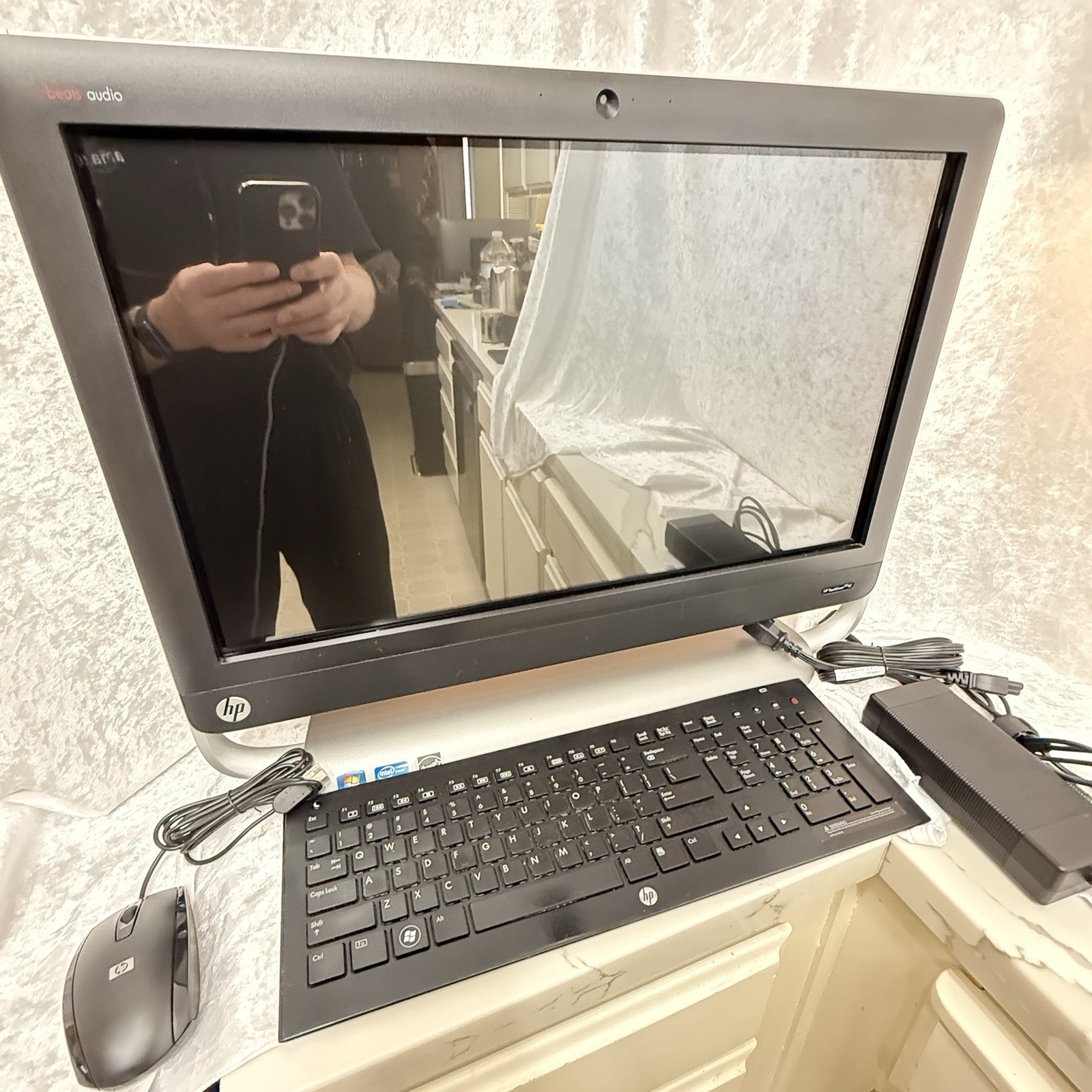 HP TouchSmart 520-1030 23” Touchscreen AIO PC i3 4GB 1TB Win10 WiFi DVD/CD HP KB