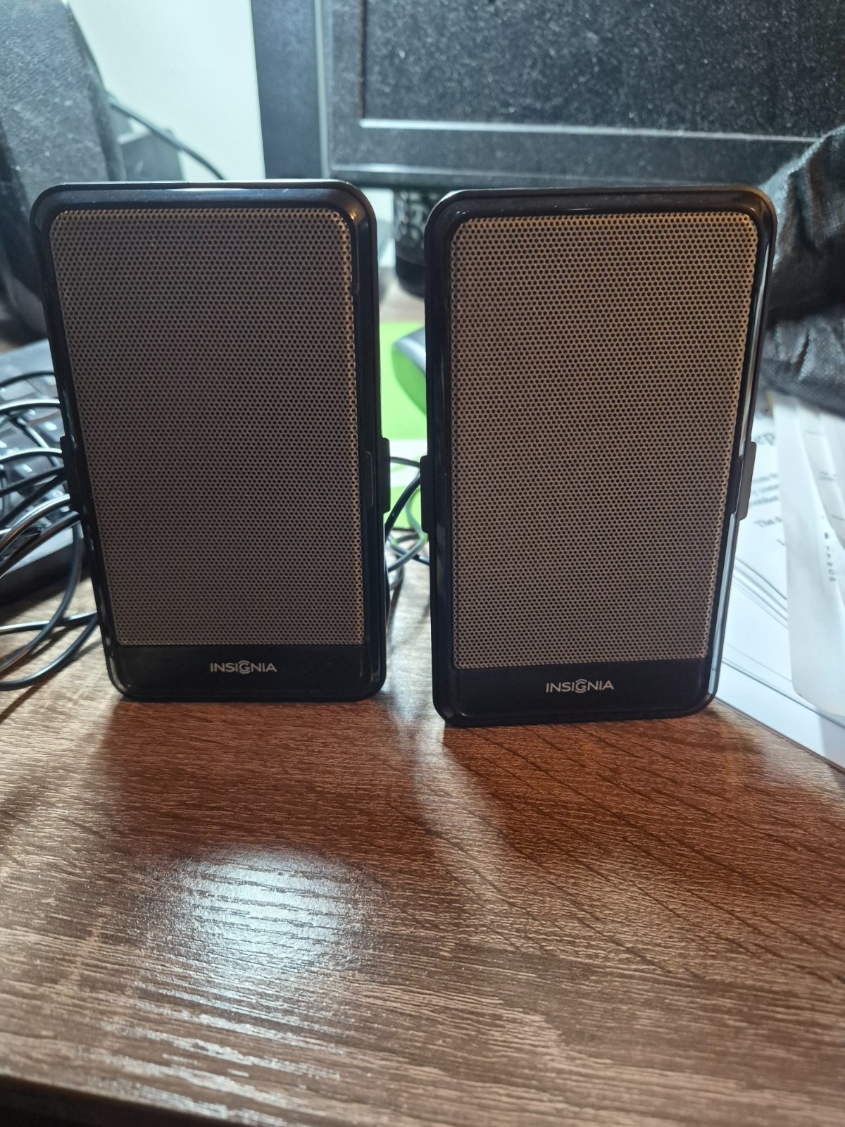 (SB-10) INSIGNIA LAPTOP SPEAKERS
