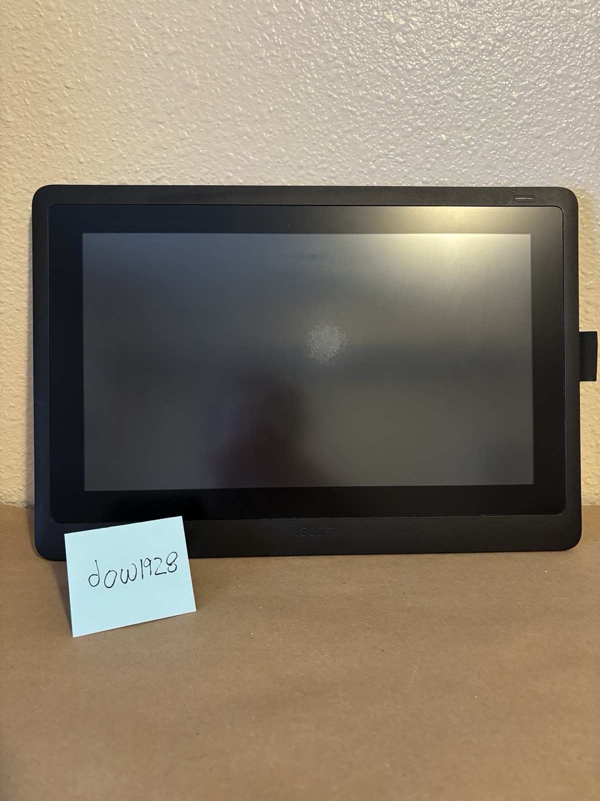 Wacom Cintiq 16 Graphics Tablet Drawing Display Pro Pen 2 Stylus and stand 