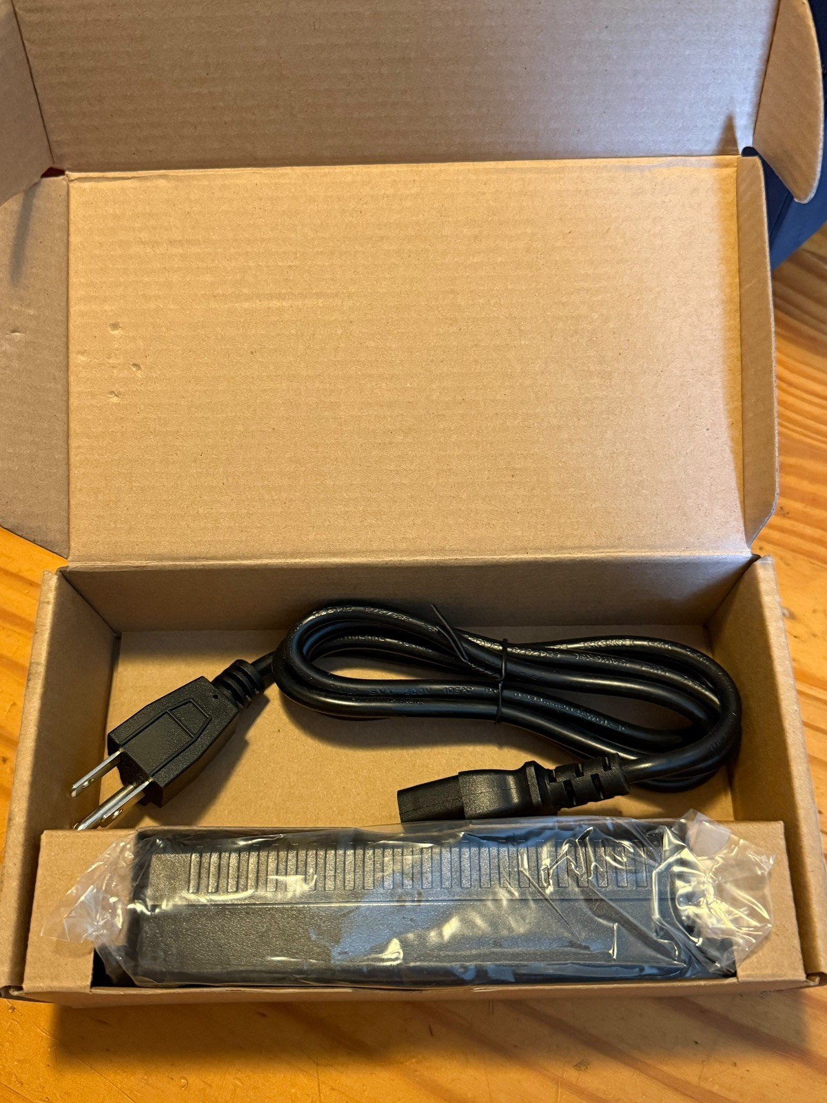Original Cisco Meraki MA-INJ-4-US Power Injector 802.3at PoE 56V VJ07