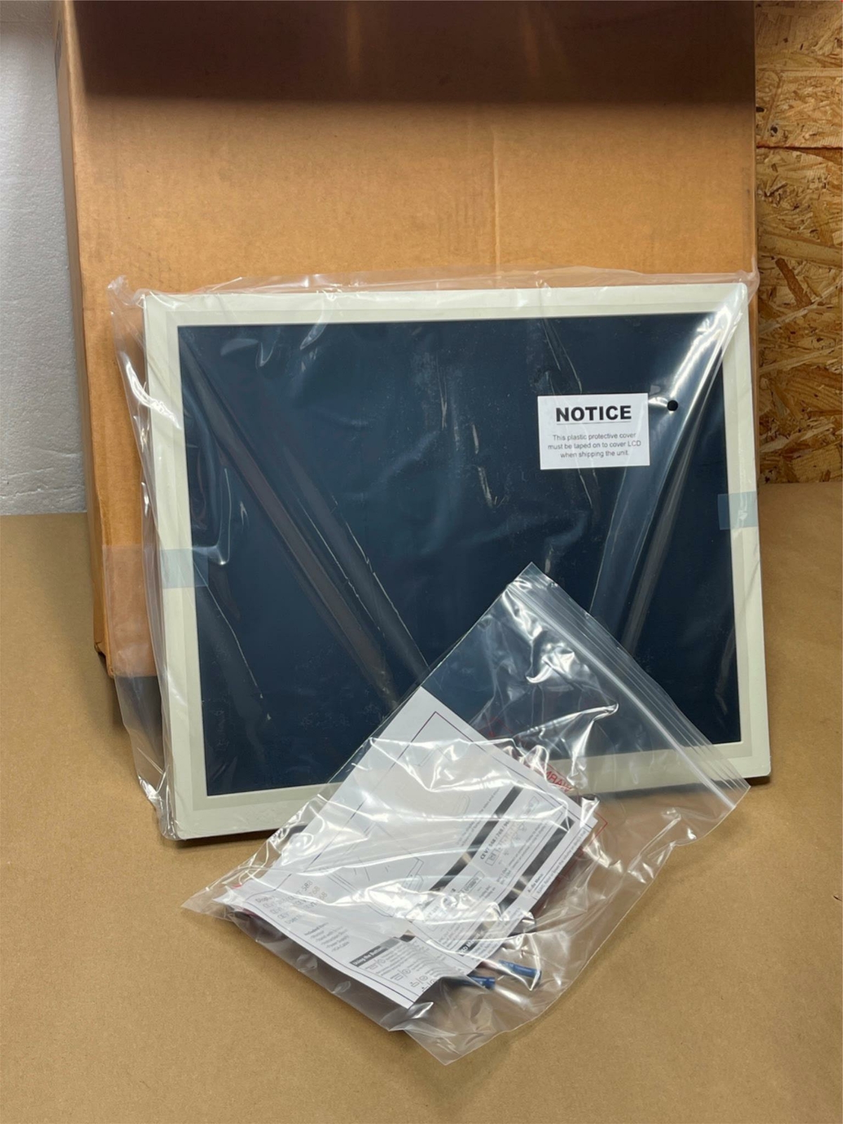 Clinton 19" TFT LCD Monitor White No Base CVBS BNC 24V DC For Long Run Power