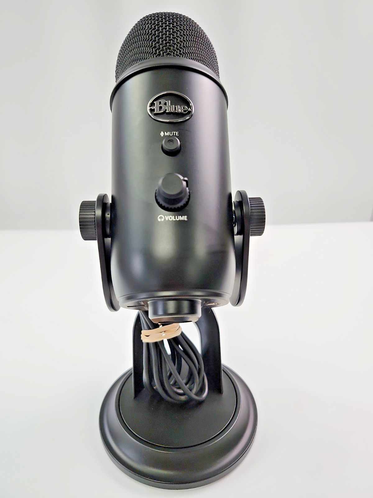 Logitech Blue Yeti Premium USB Condenser Microphone for Creators - Black Color