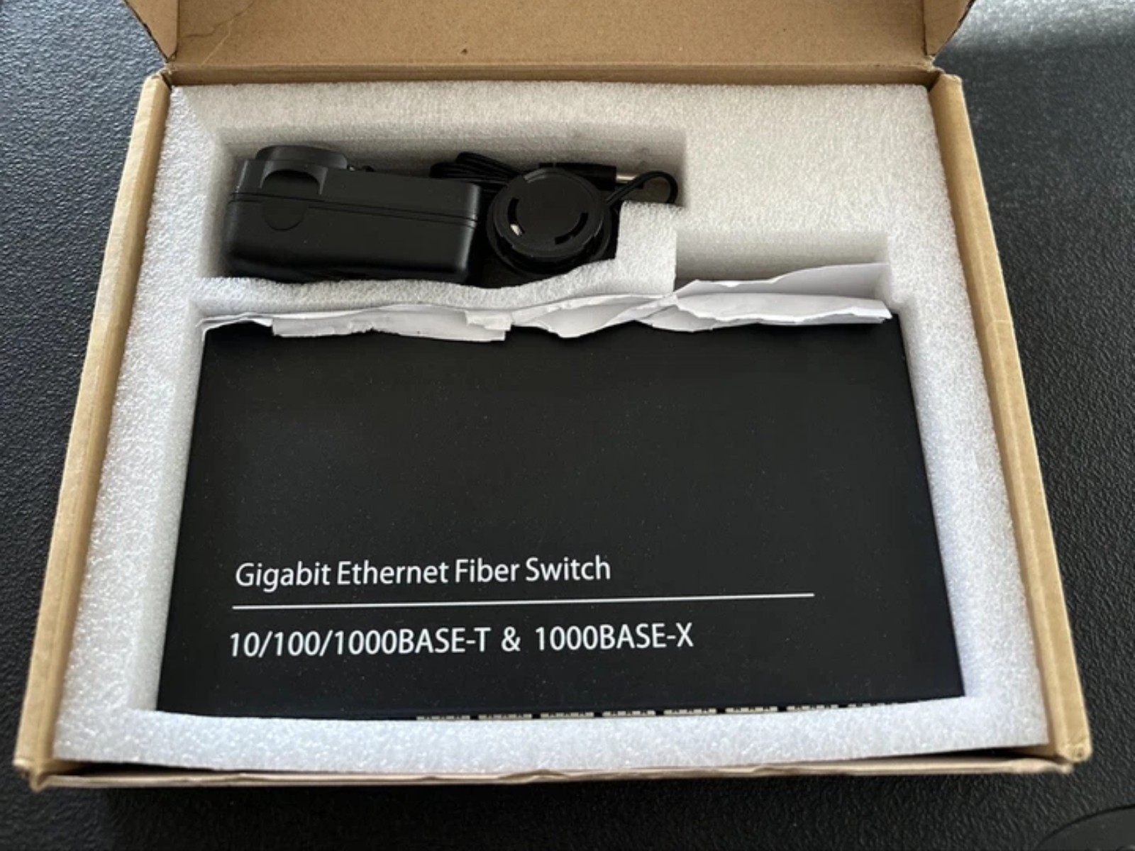10/100/1000M TX RJ45 & 8 Port 1000M FX SFP 2 Port Gigabit Ethernet Fiber Switch
