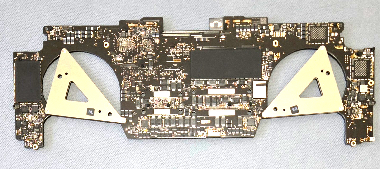 Logic Board for Macbook Pro 15" 2018 A1990 2.2GHZ 16GB 256GB- 661-09989