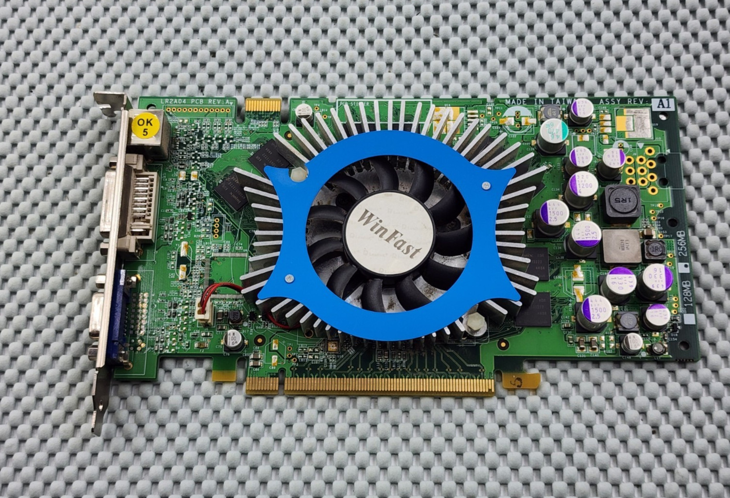 Leadtek WinFast PX6800 TDH GeForce 6800 PCIe 256mb DVI Graphics Card Retro GPU