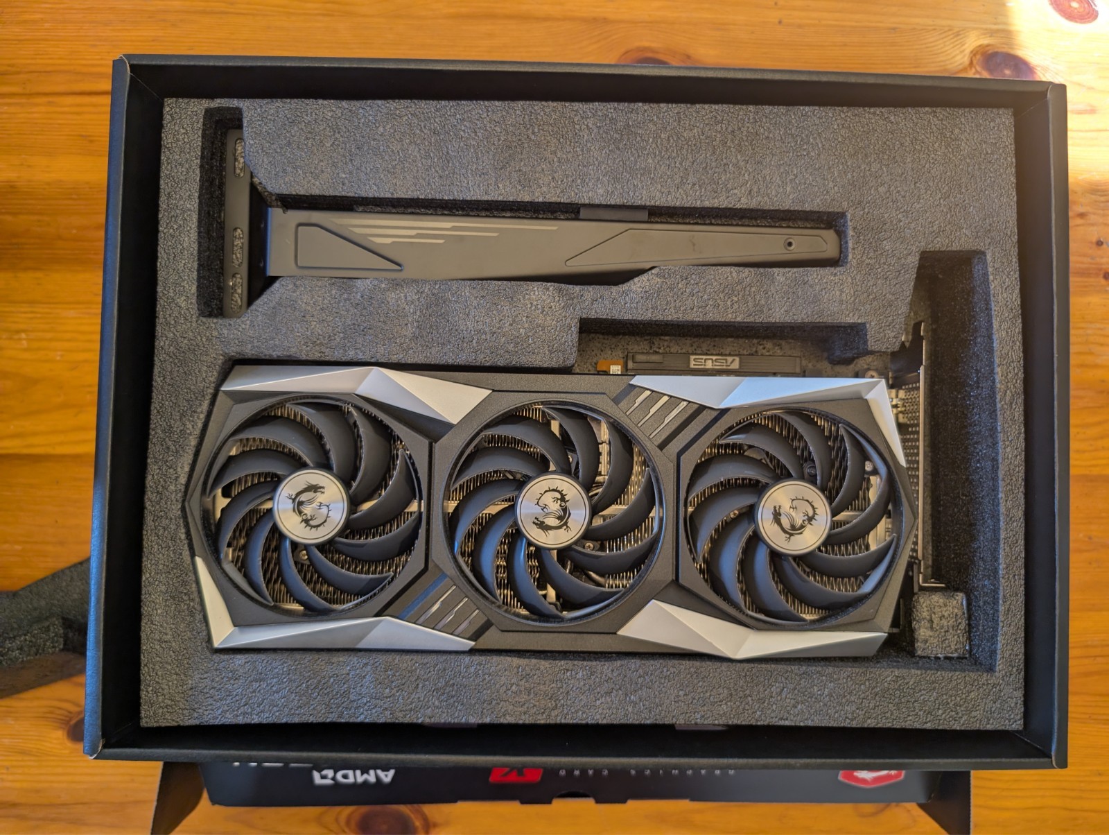 MSI Radeon RX 6750 XT Gaming X Trio 12 GB GDDR6