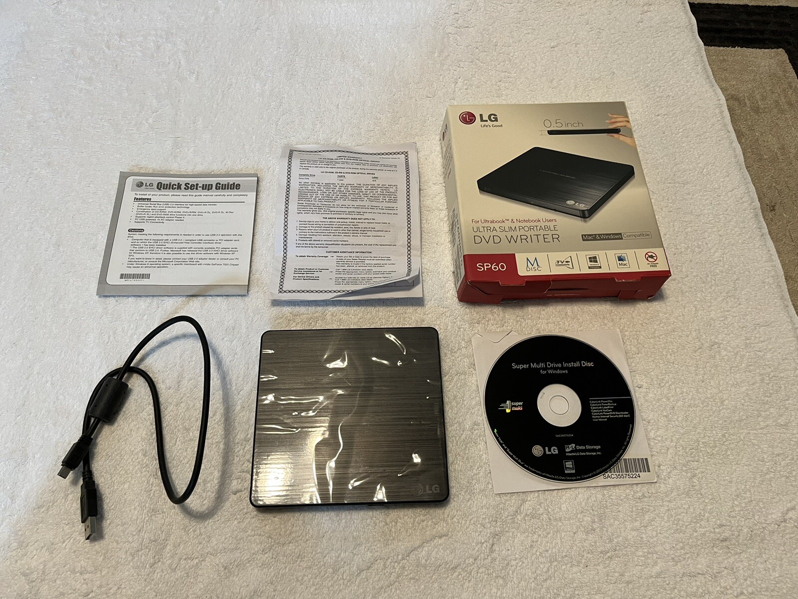 LG SP60 Ultra Slim Portable DVD Writer MAC / Windows
