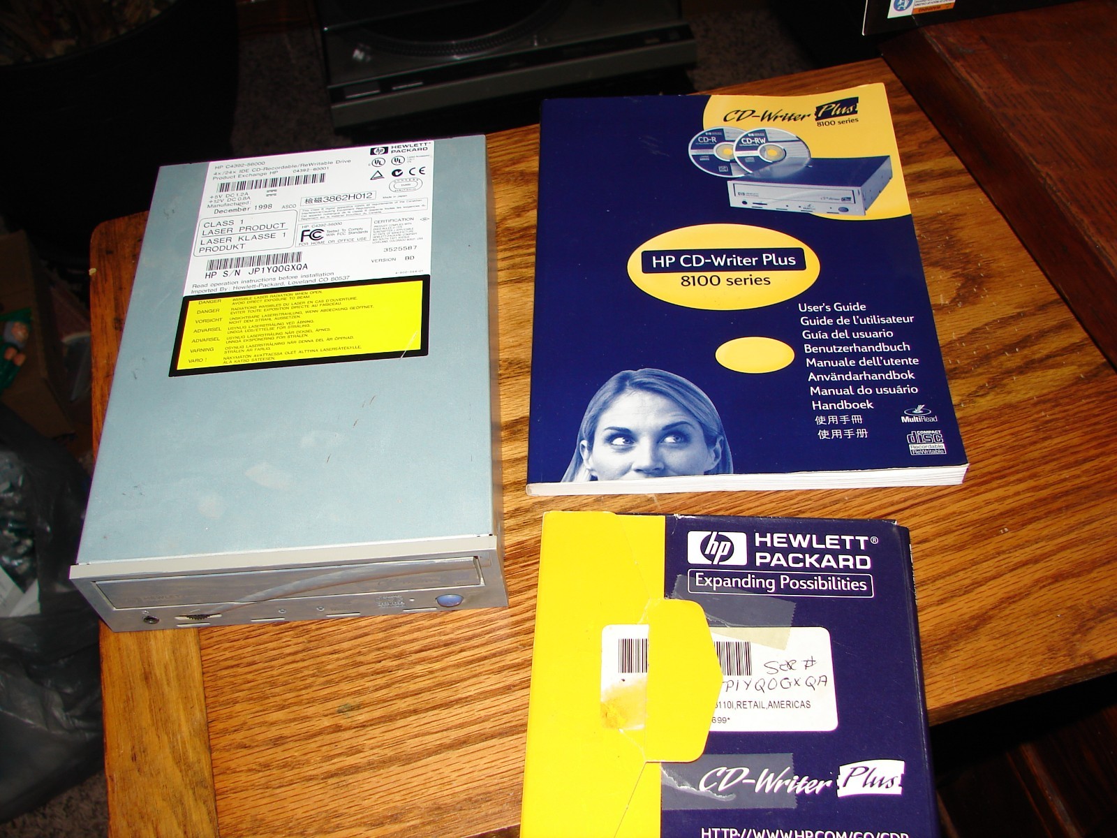 Vintage NOS Hewlett Packard HP-CD-Writer Plus 8100 Series W/Box & User Guides
