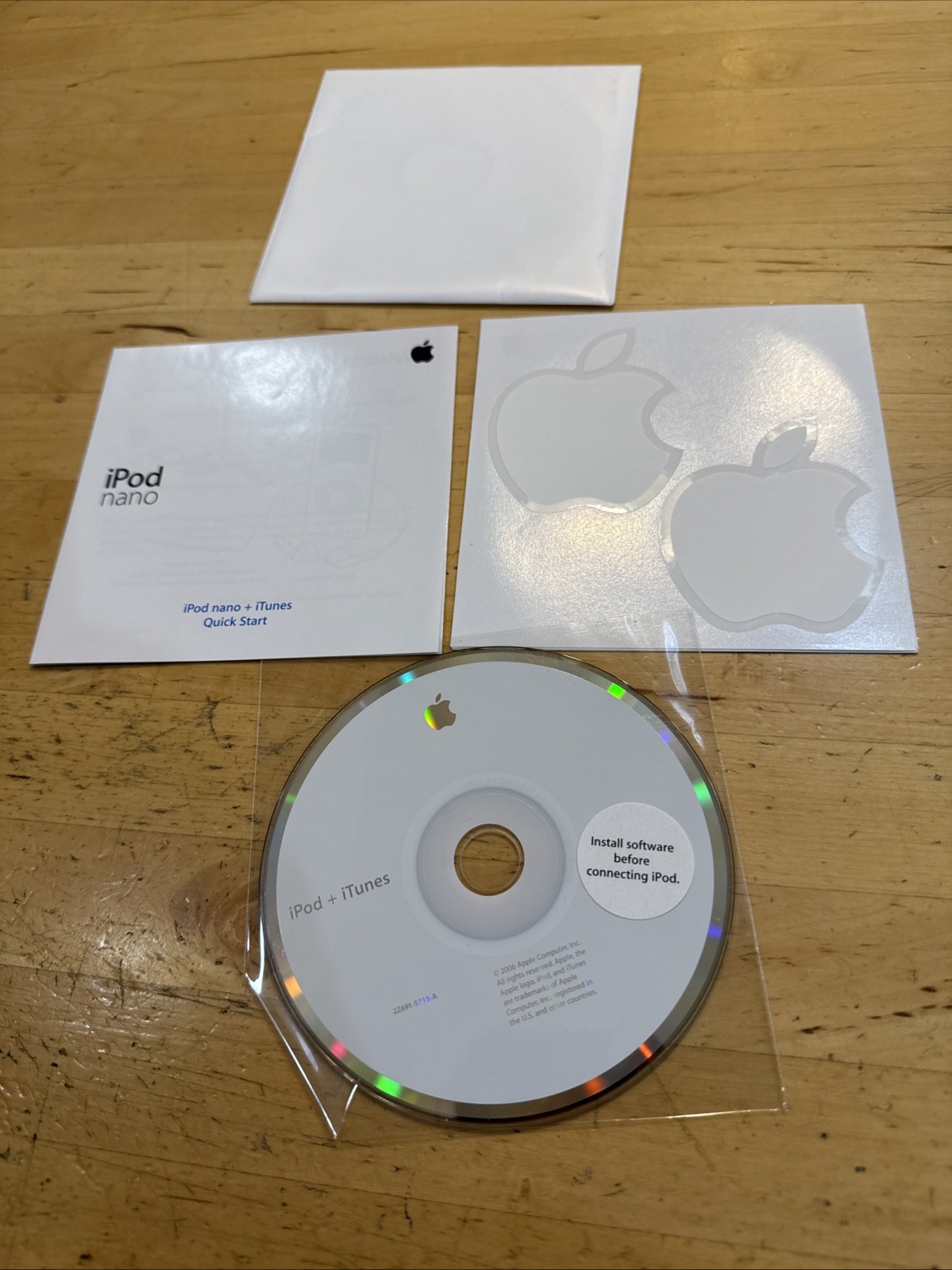 APPLE iPod and iPod Mini Install CD 2Z691-5715-A OEM 2006 Software