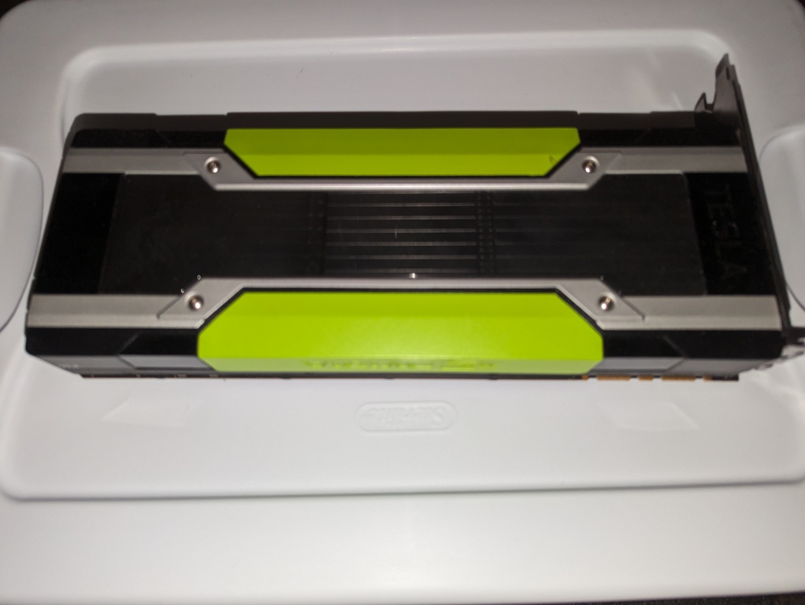 Nvidia Tesla P40 Pascal 24GB GPU Compute Accelerator 699-2G610-0200-100