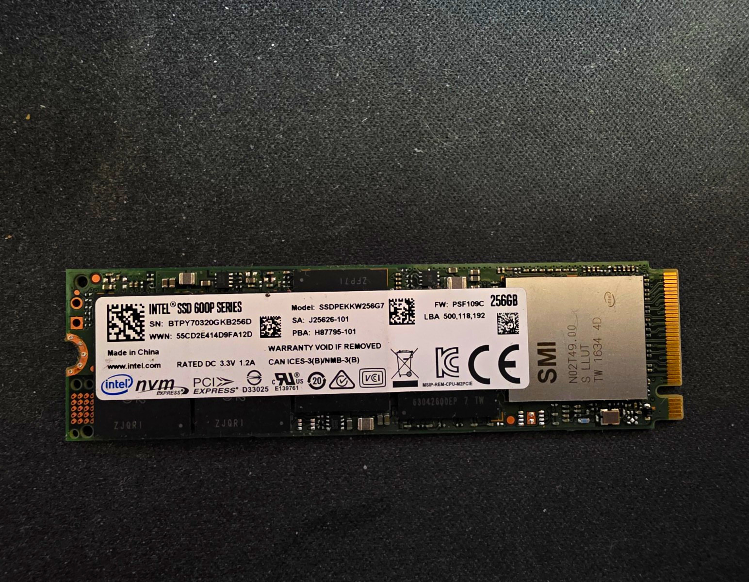 Intel SSD 600p Series 256GB M.2 NVMe PCIe Internal SSD SSDPEKKW256G7 
