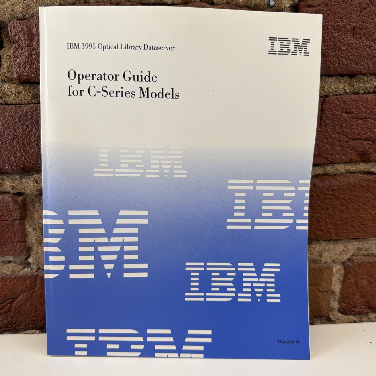IBM Optical Library Dataserver Operators Guide for C-Series GA32-0352 Manual