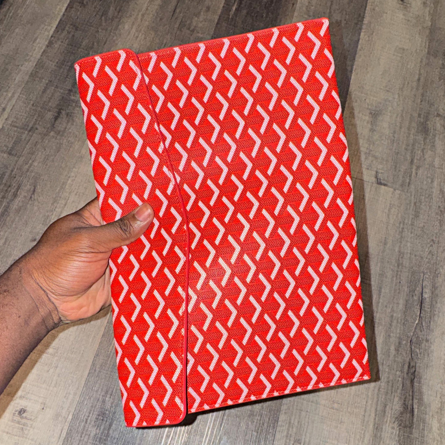 Red & White Pattern Folio Case for Apple iPad with Magnetic Closure