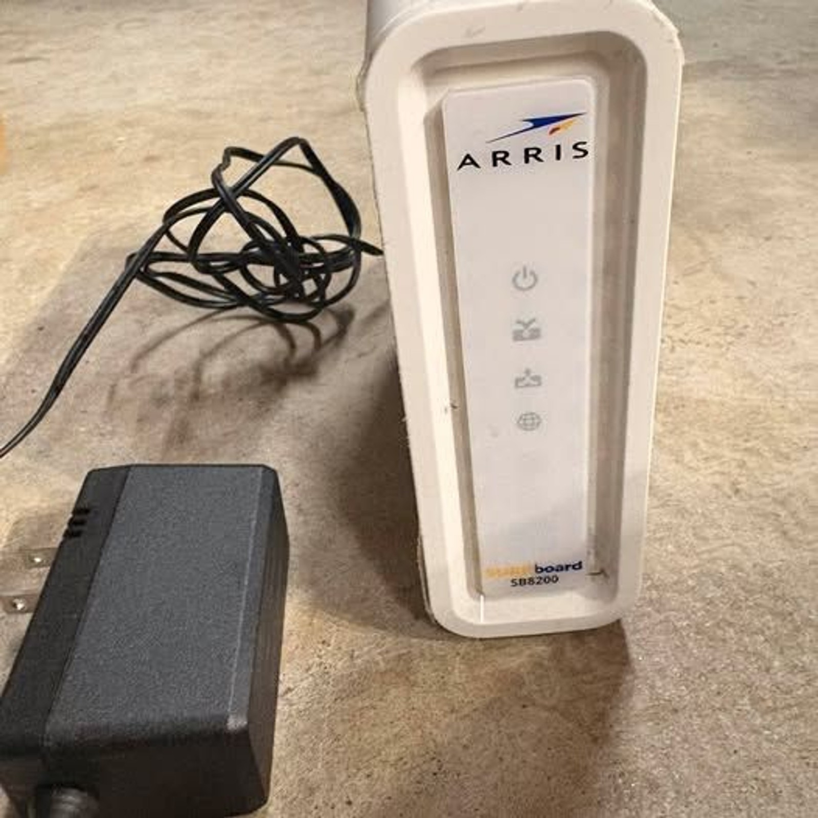 ARRIS SURFboard SB8200 DOCSIS 3.1 Cable Modem