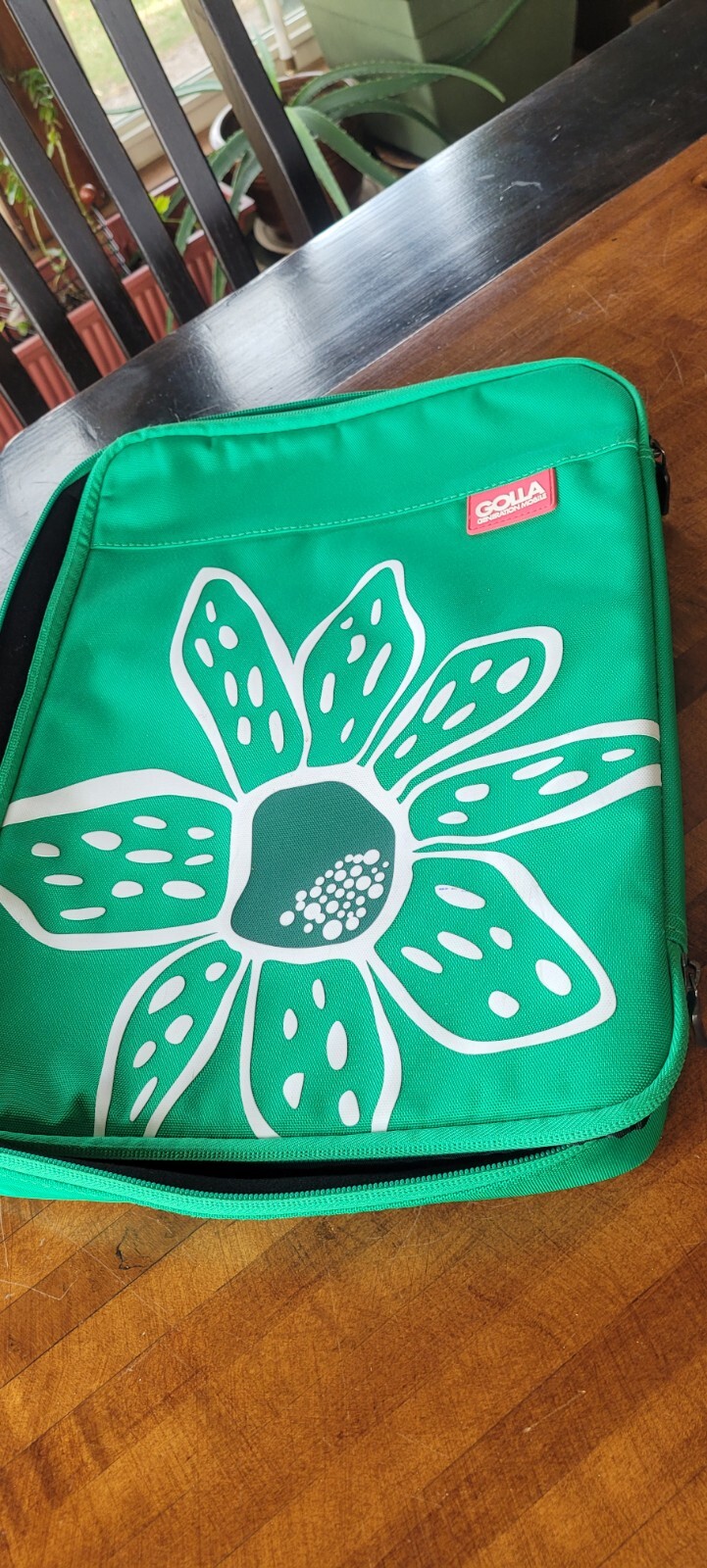 Golla Generation Mobile Computer Soft Case 14" w/ pocket ~Green with Daisy Nice