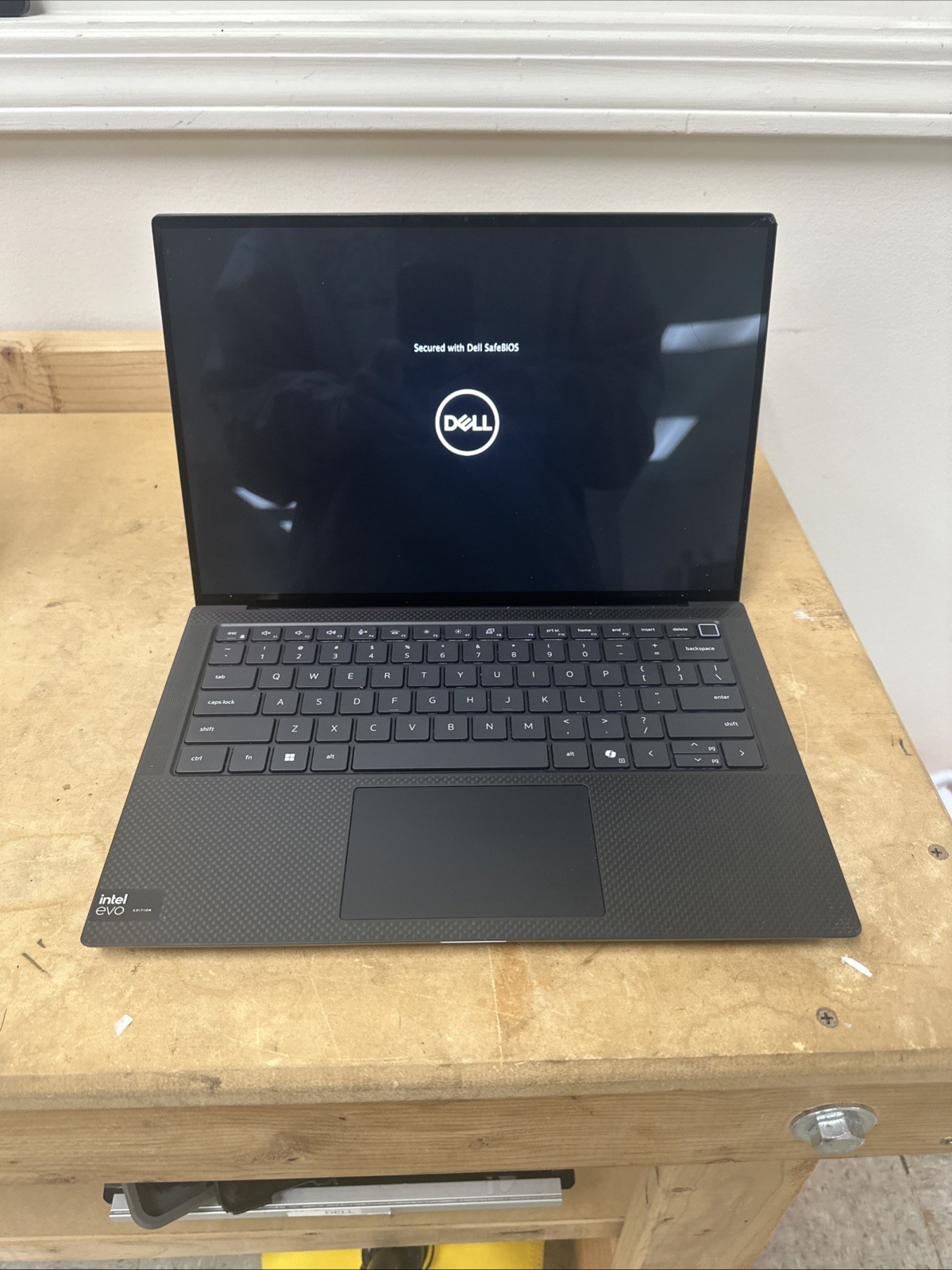 Dell Precision 5490 Intel Core Ultra 7 165H 32GB RAM No SSD/OS *SCREEN*