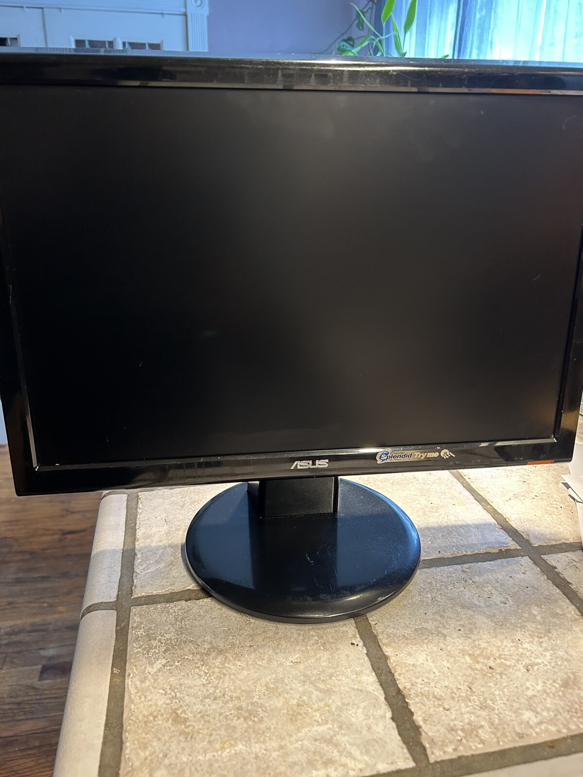 ASUS VH198T LED LCD Monitor ( No Cords )