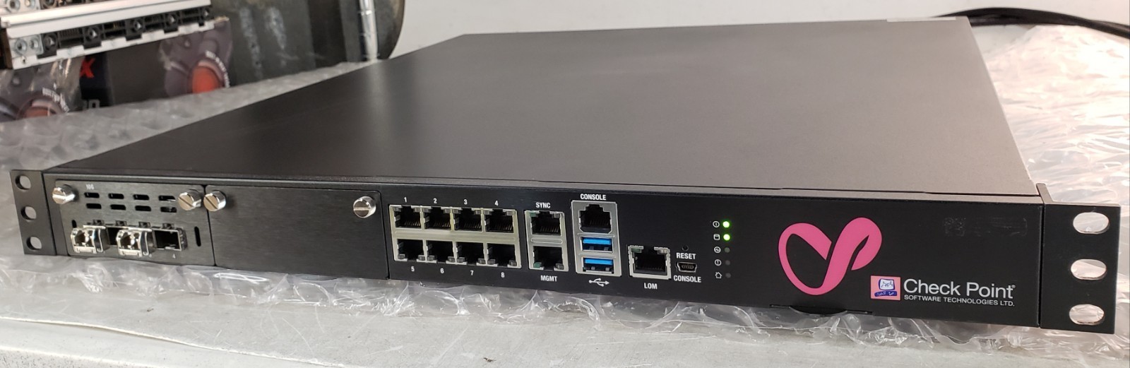 Check Point QM-30 High Performance Security Gateway w/ 2x 500w PSU + Ears + Cord