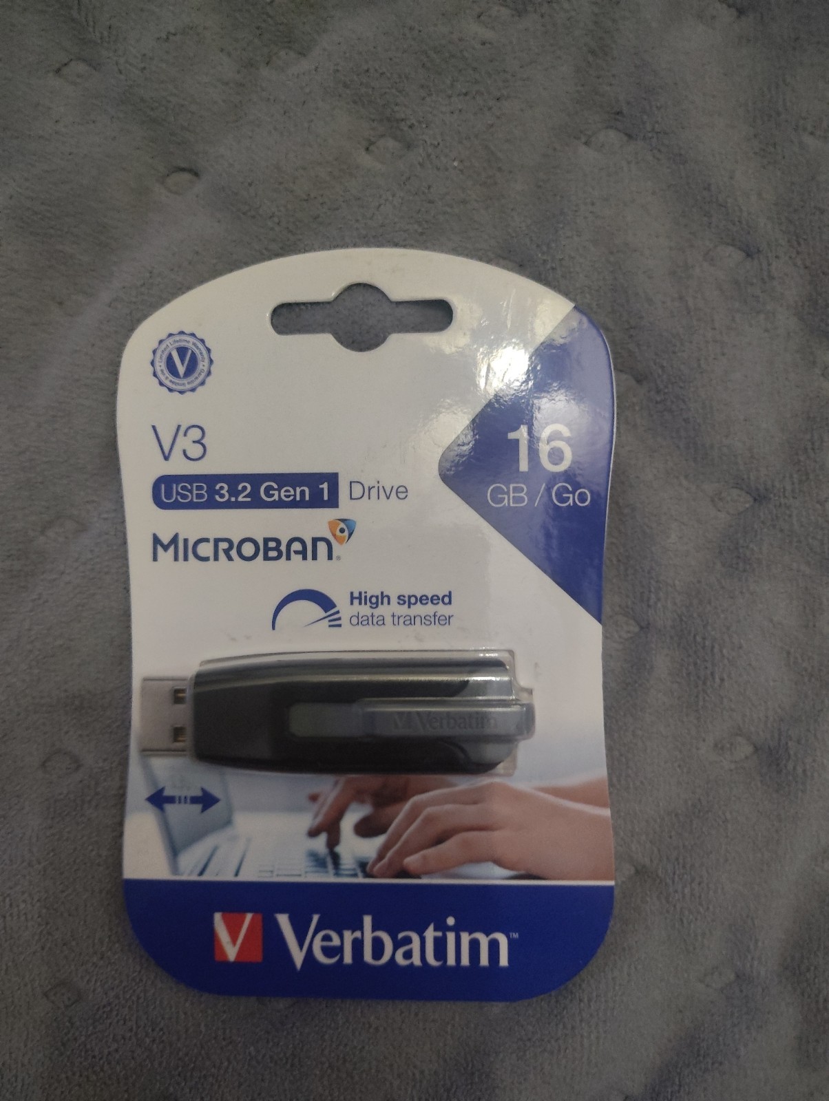 Verbatim V3 USB Stick 3.2 Gen 1 Microban/High speed data transfer/8GB/GO