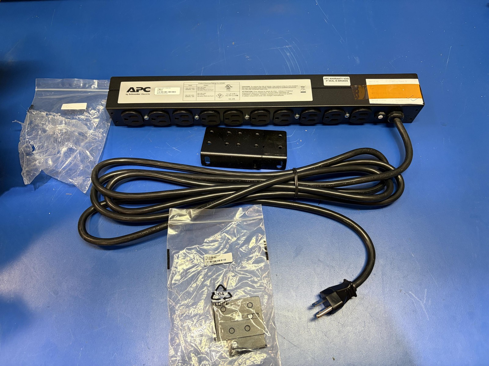 APC Horizontal Rack Power Supply PDU AP9562