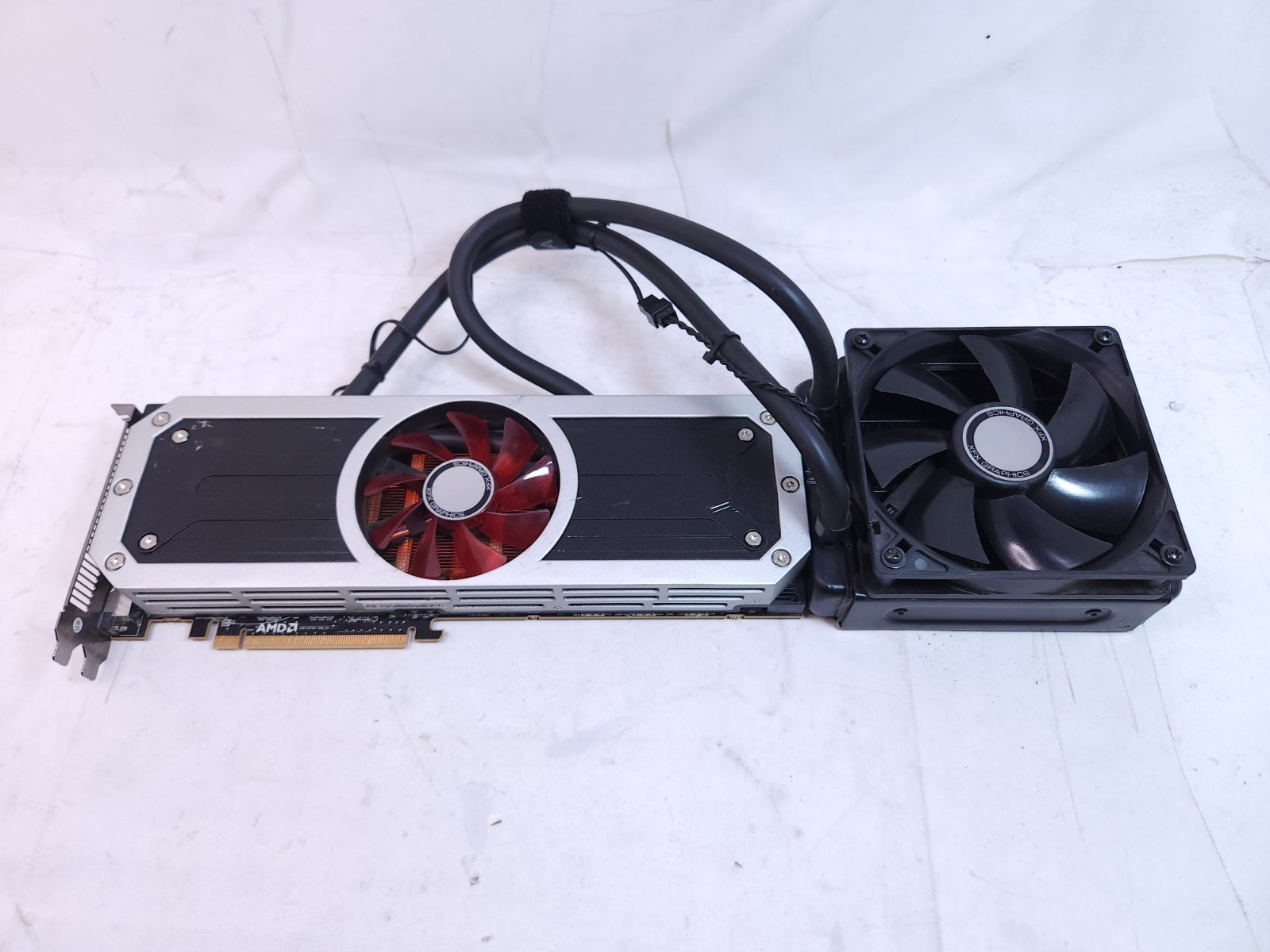 AMD Radeon R9 295X2 8GB GDDR5 Dual GPU Liquid Cooled Graphics Card PCIe Gaming