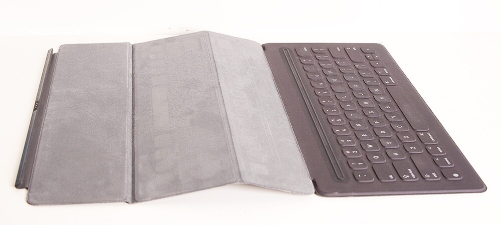 Apple Smart Keyboard for iPad Pro 1st or 2nd Gen 12.9" A1636 MJYR2LL/A
