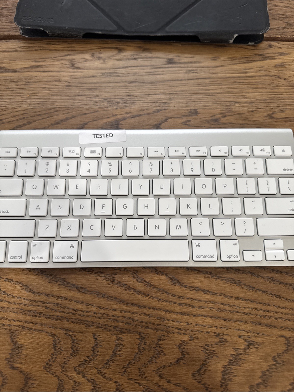 Apple Wireless Keyboard A1314 – Bluetooth – Aluminum – Clean – Works Perfectly