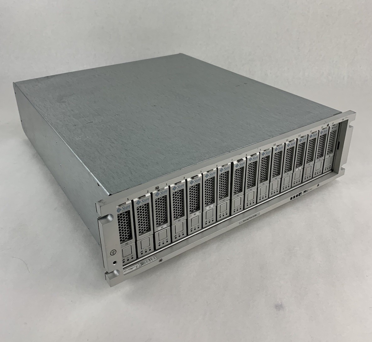 Sun Microsystems 0843 Class 4600 16 Bay Storage Array w/ Power Supplies