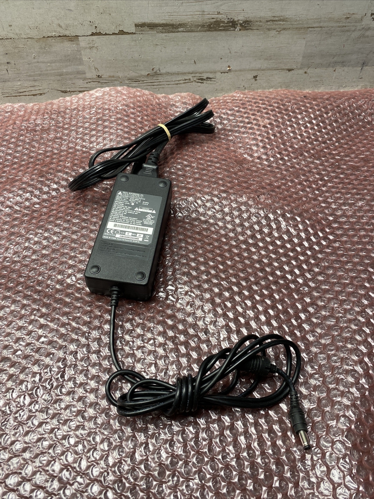 P22: Delta Electronics EADP-60EB B Power Supply Adapter