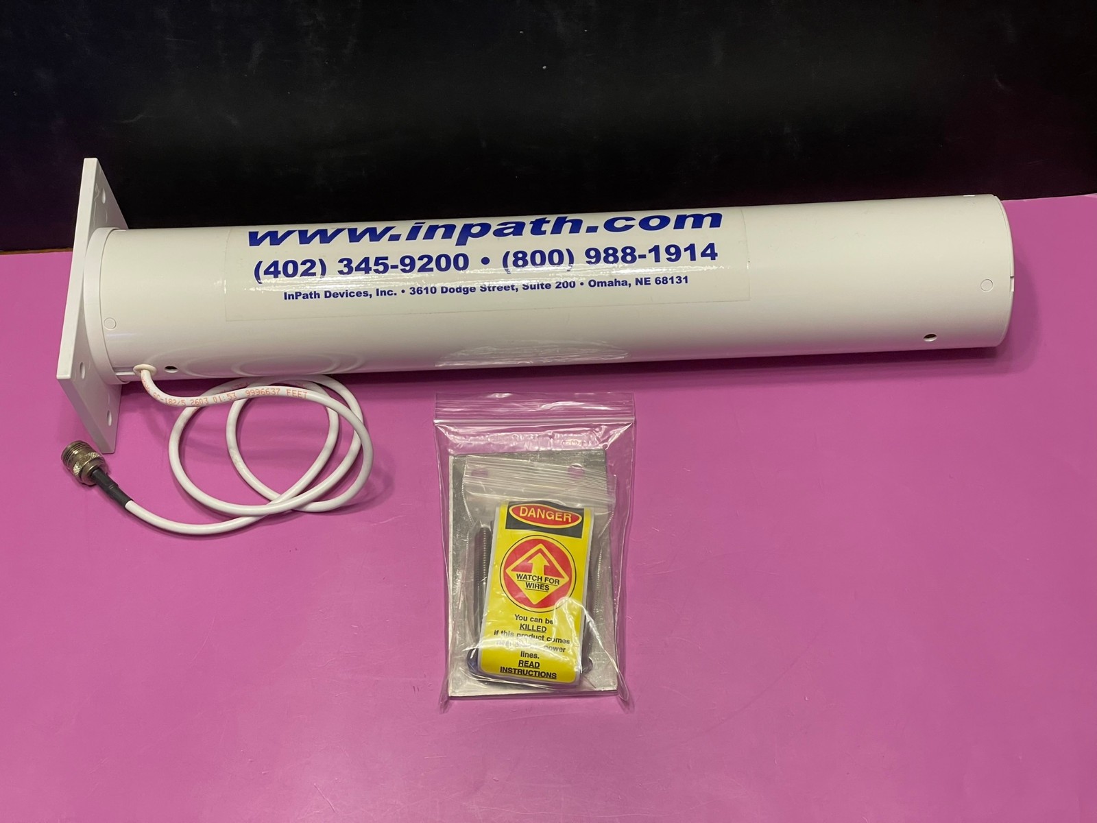 Generic 2.4GHz Directional Yagi Antenna with Mounting Hardware