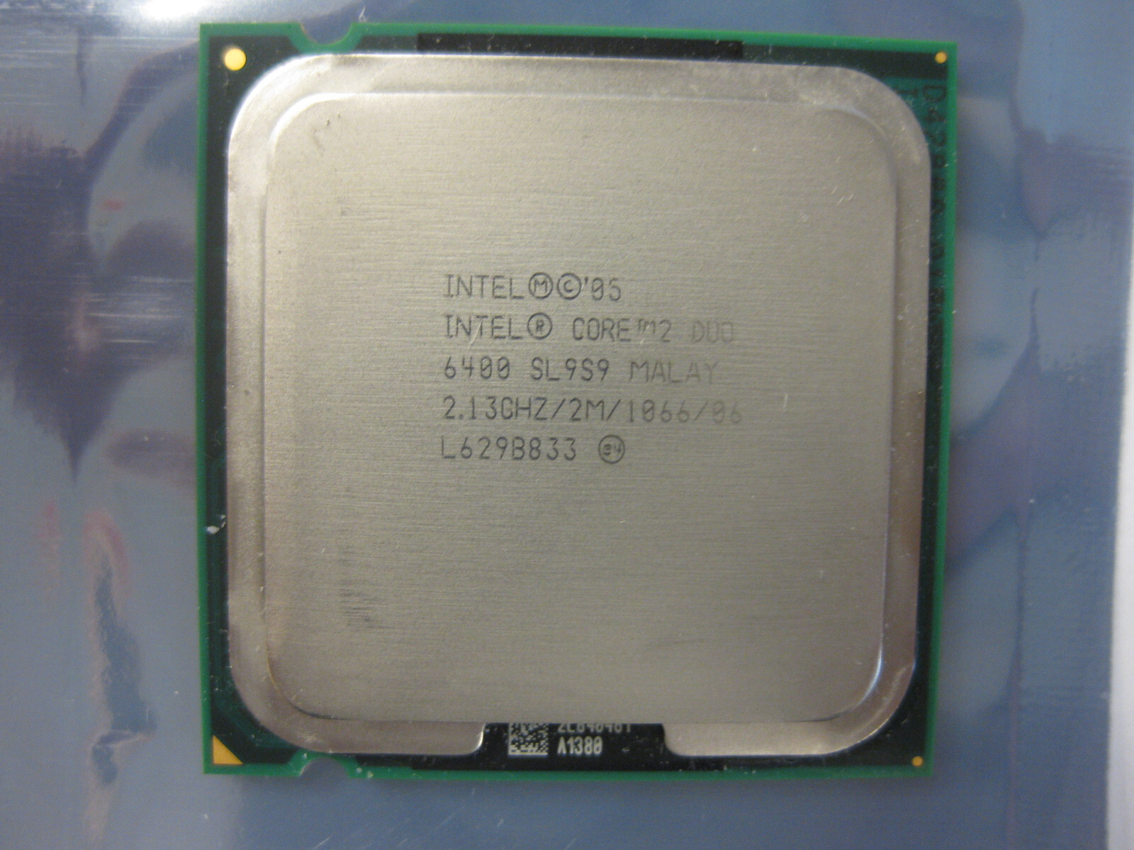 Intel Processor Pentium Core 2 Duo 2.13GHz E6400 2M/1066 06 SL9T9 LGA775 Clean *