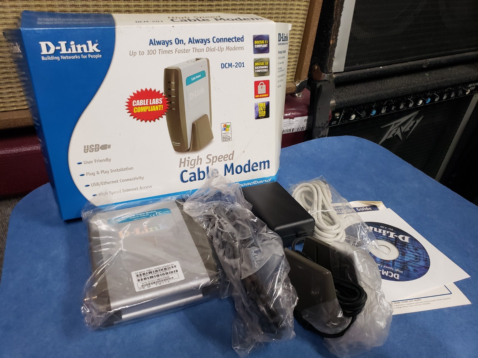 D-Link DCM-201 Cable Modem DOCSIS 1.1 38 Mbps USB 1.1 Ethernet Plug & Play