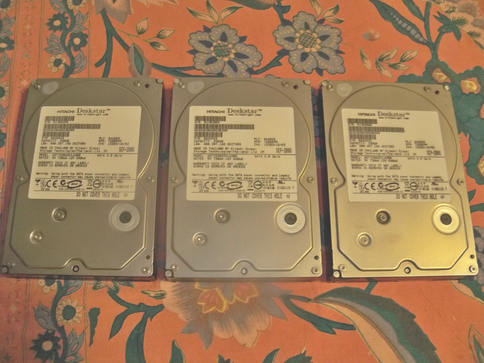 LOT OF 3 HITACHI DESKSTAR 250GB 7200 RPM 3.5" HDT725025VLA380 BA2367 0A33423 HDD