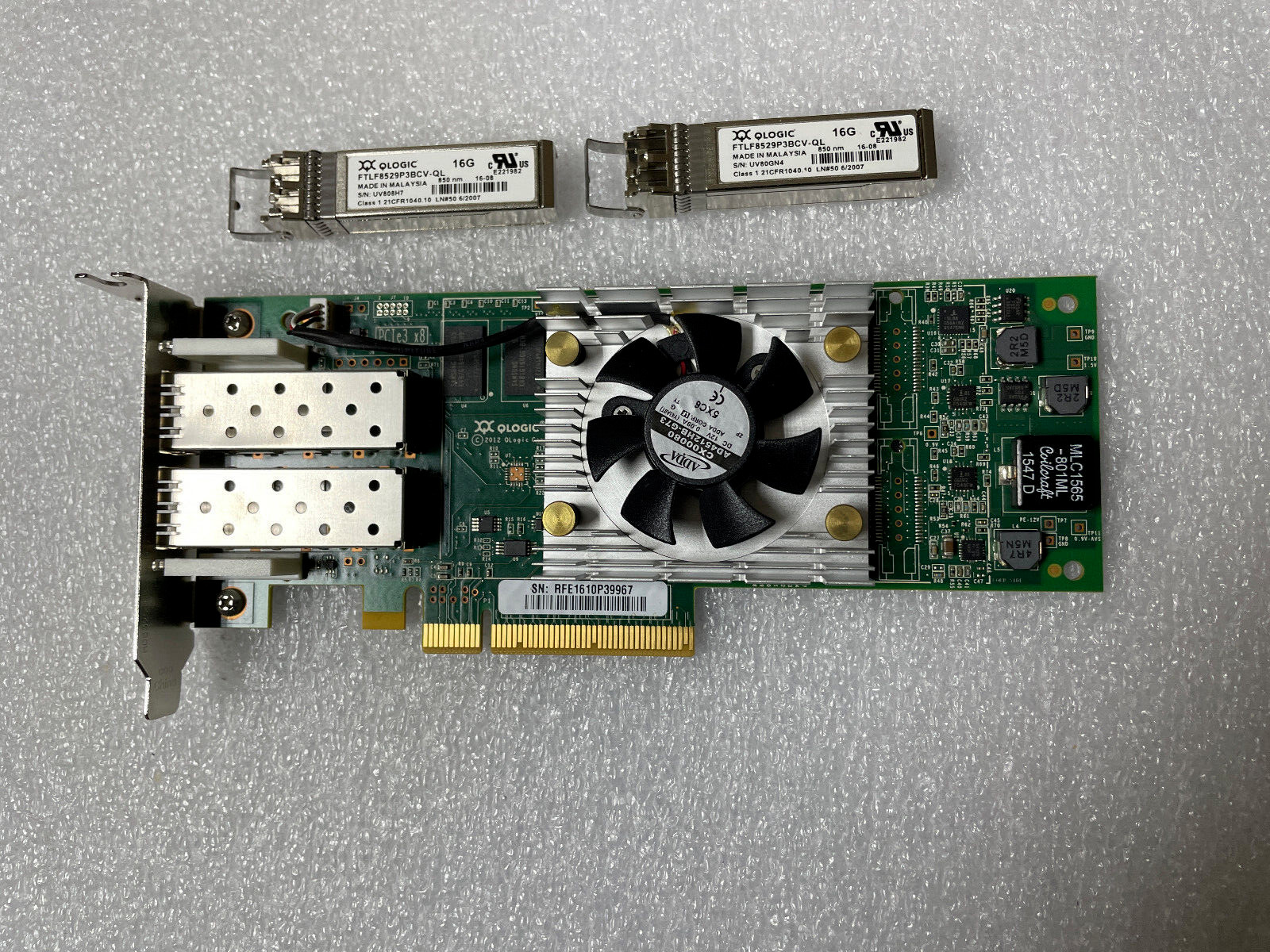 Fujitsu QLogic Dual Port 16Gb QLE2672-F HBA S26361-F5313-L202 + 2x 16Gb SFP's