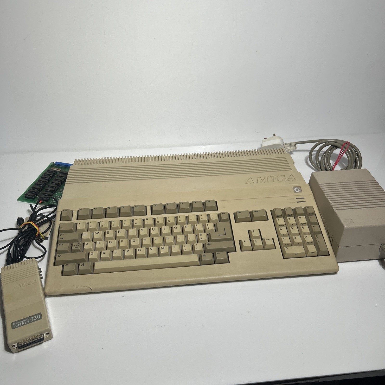 Commodore Amiga 500 1mb With Accessories And Games