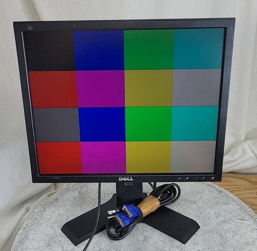 Dell P190ST 0RNMH6 Flat Panel LCD Monitor 19" 1280x1024 DVI VGA