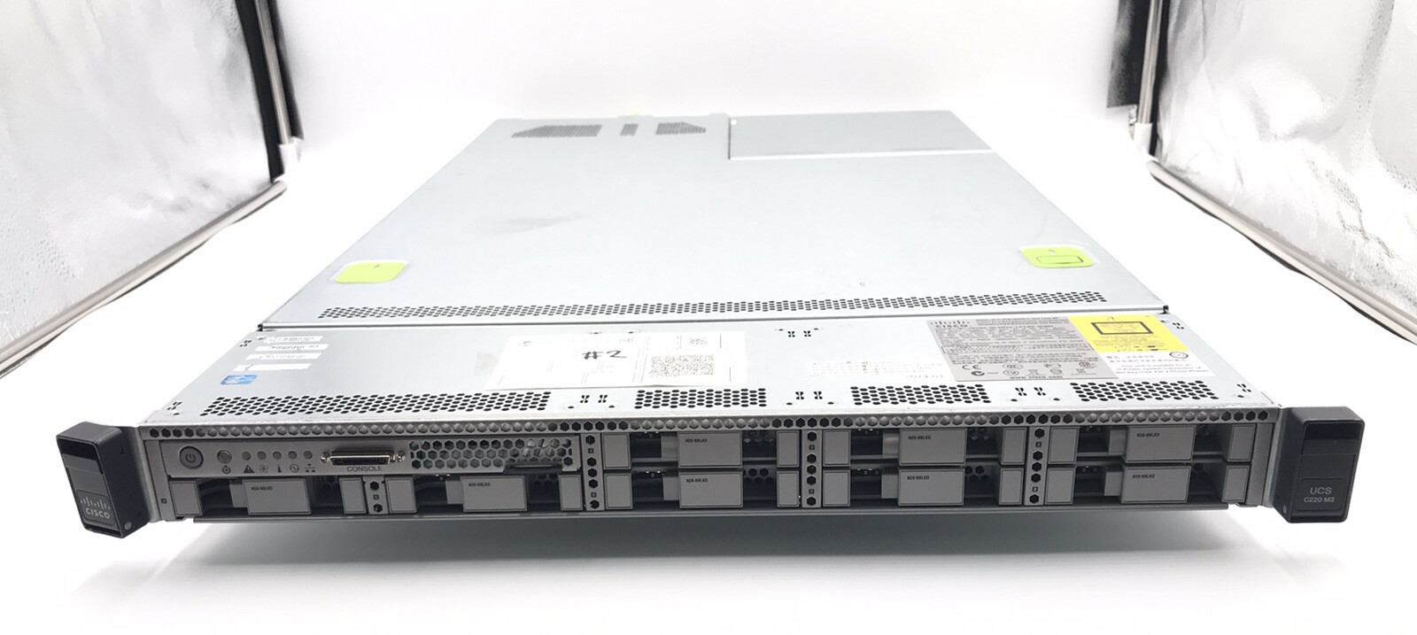 Cisco UCSC-C220-M3S CTO 2 CPU Sockets 16 Mem Slots 8 2.5" Bays 2 450W 74-9932-02