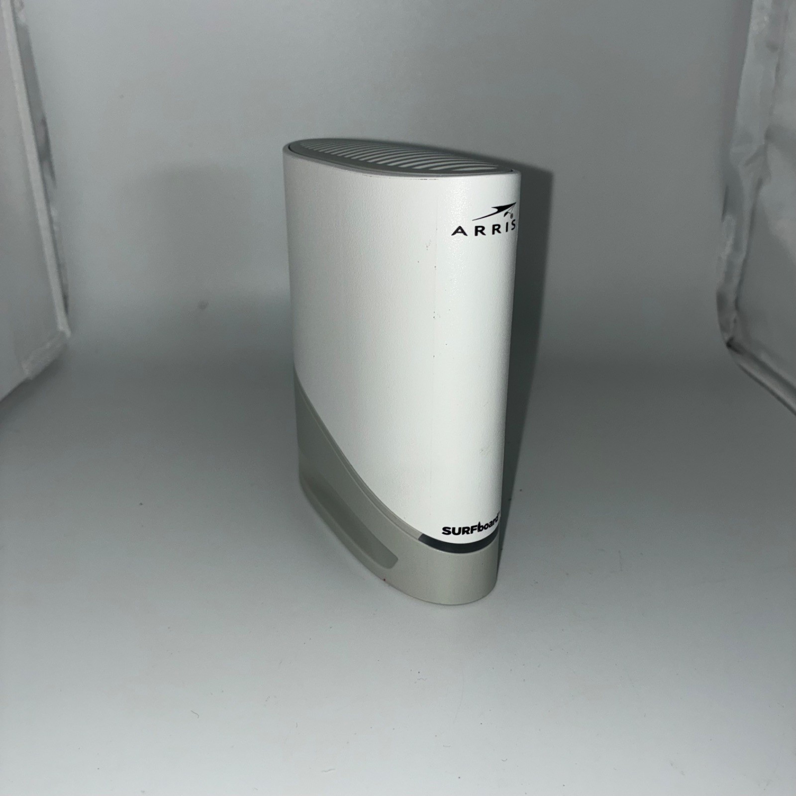 ARRIS SURFboard S33v2 Cable Modem S33