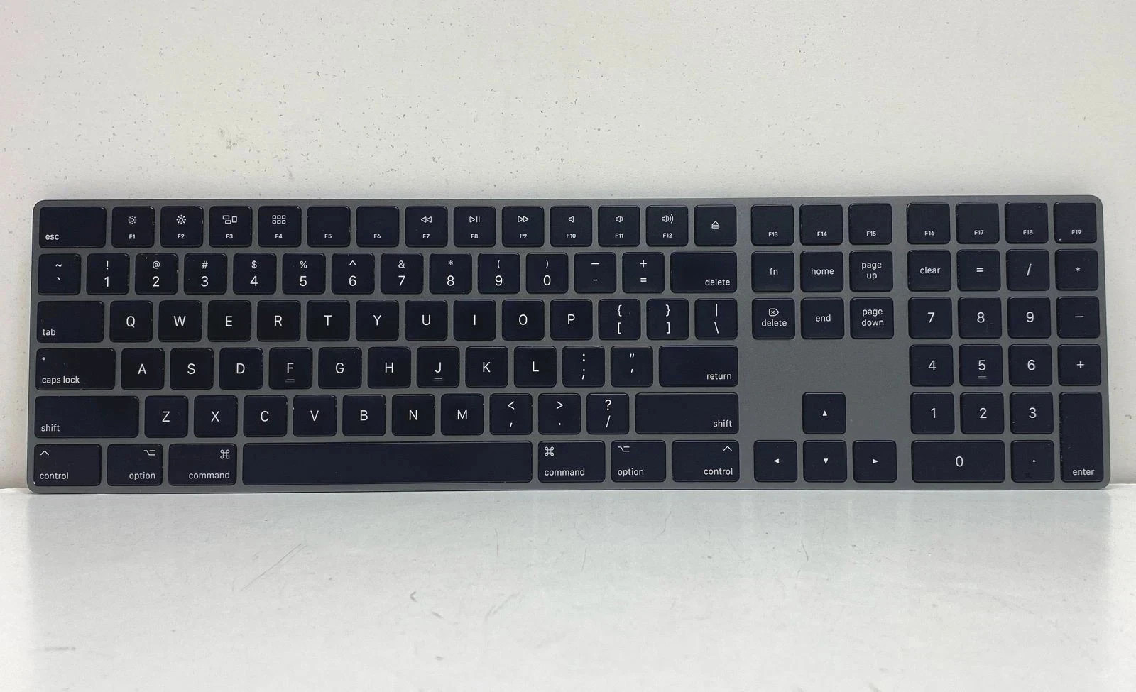 Apple A1843 Wireless  Magic Keyboard &Trackpad 2 Space Gray, A1535,