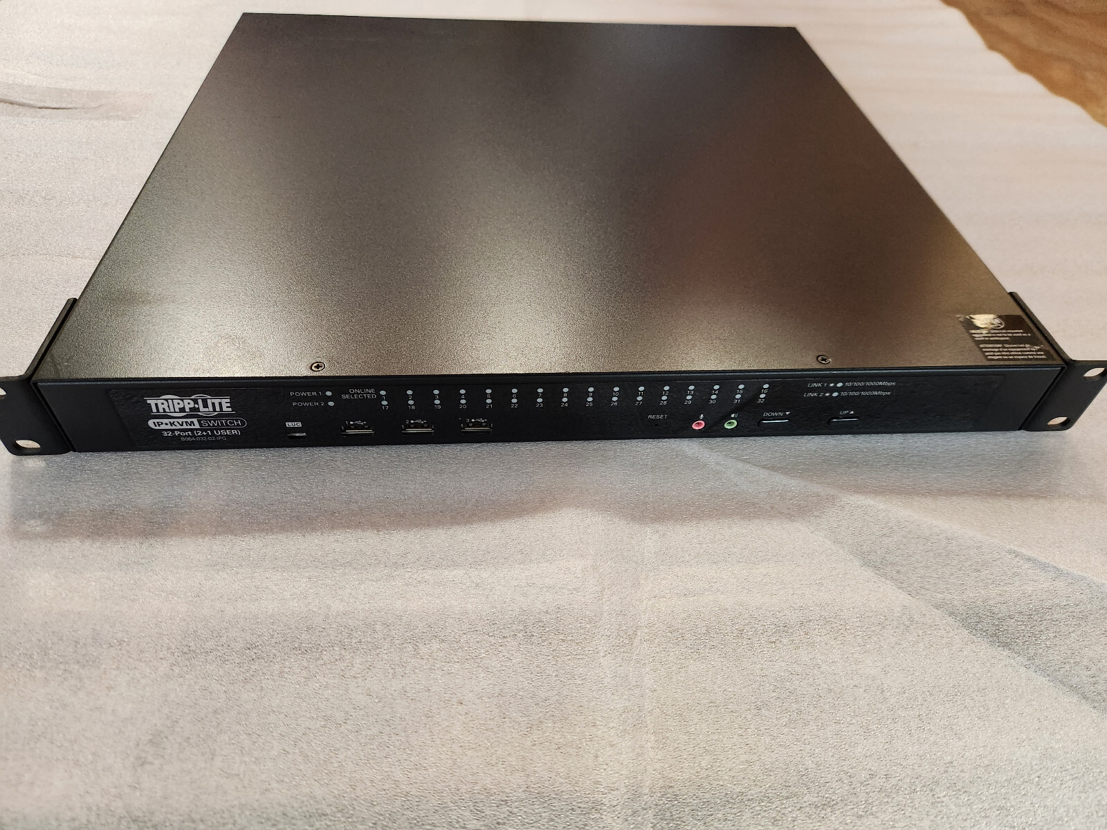 Tripp Lite Netdirector 32-Ports Cat5 KVM Over IP Switch B064-032-02-IPG