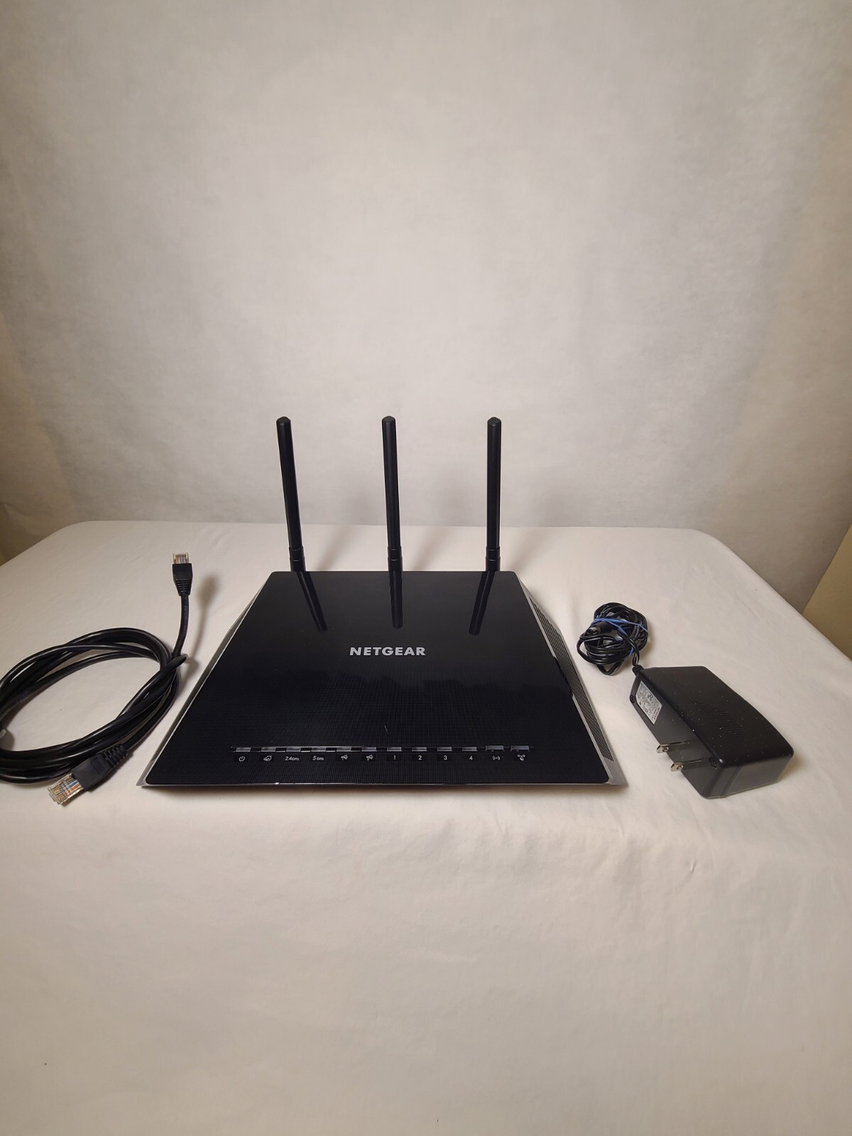 NETGEAR NIGHTHAWK AC1750 SMART WI-FI ROUTER R6400v2 4 PORTS DOCSIS 3.0 1.A3