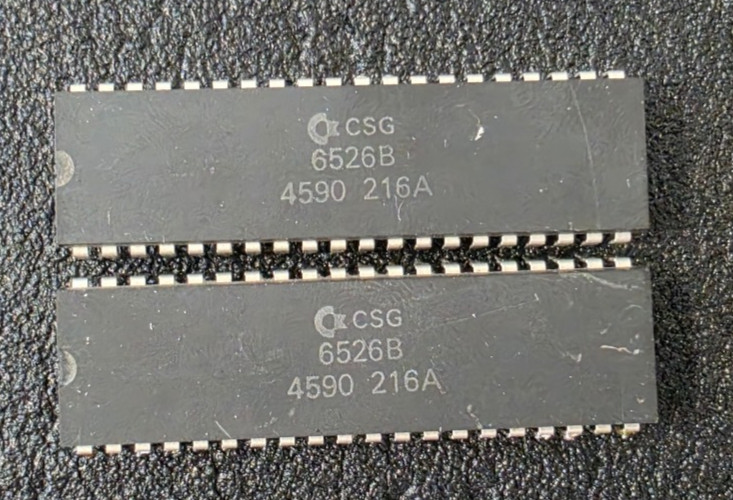 2x MOS / CSG 6526 B Commodore 64 CIA with date code (4590)