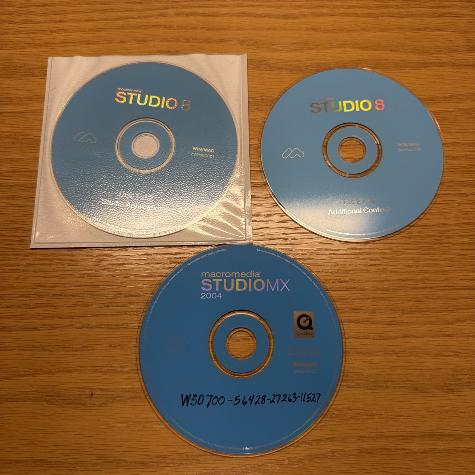 Macromedia Studio 8 + StudioMX 2004 with Serial Numbers Lot -Windows XP Mac