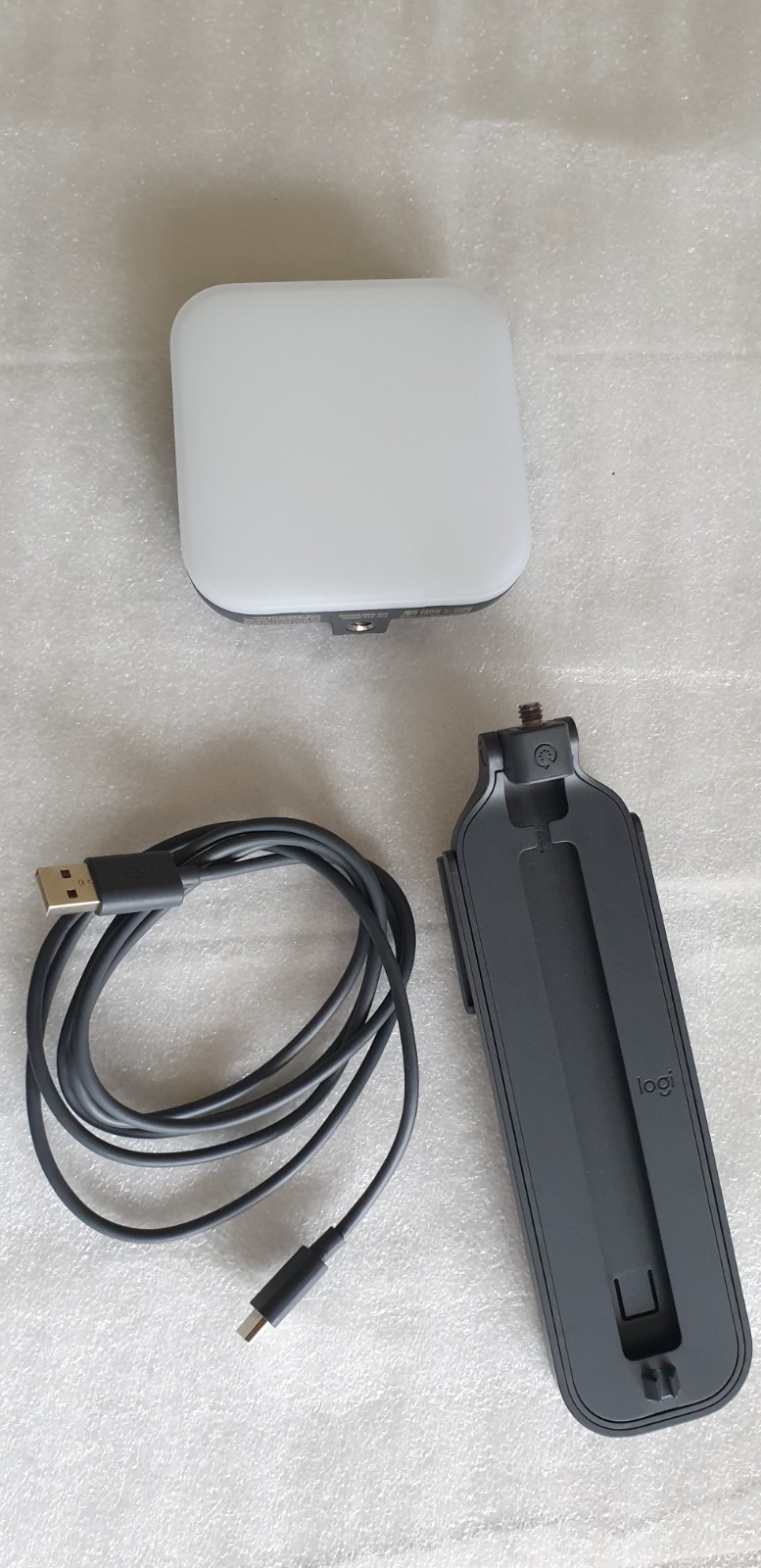 Logitech Litra Glow Webcam 1080P HDWeb Camera with Built-in HD Microphone VU0061